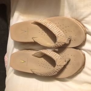 Volatile Sandels   8